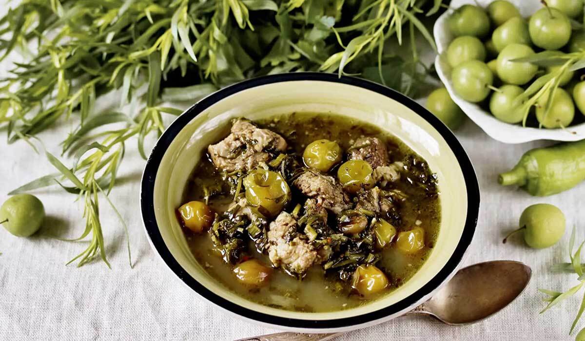 طرز تهیه خورشت گوجه سبز طرز تهیه خورشت گوجه سبز