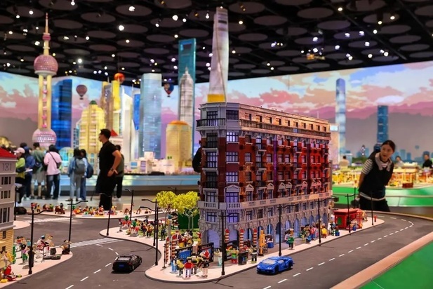 مجموعه شگفتانگیز از بزرگترین لگولند جهان مجموعه شگفتانگیز از بزرگترین لگولند جهان