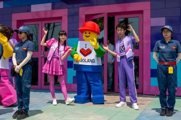 مجموعه شگفتانگیز از بزرگترین لگولند جهان مجموعه شگفتانگیز از بزرگترین لگولند جهان