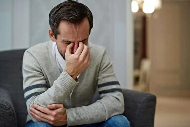 چرا بدون دلیل گریه می‌کنیم؟