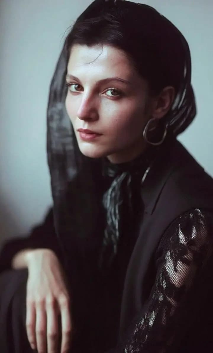 ژست اروپایی مهسا حجازی بازیگرسریال تاسیان