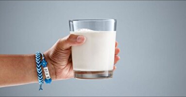 قبل از خواب شیر گرم بخوریم یا سرد؟