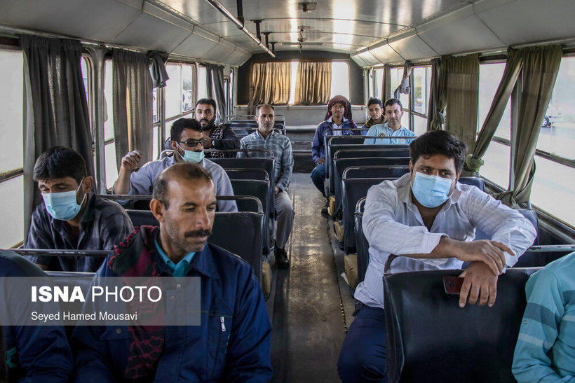 تجمع جمعی از کارگران نیشکر هفت‌تپه مقابل استانداری خوزستان