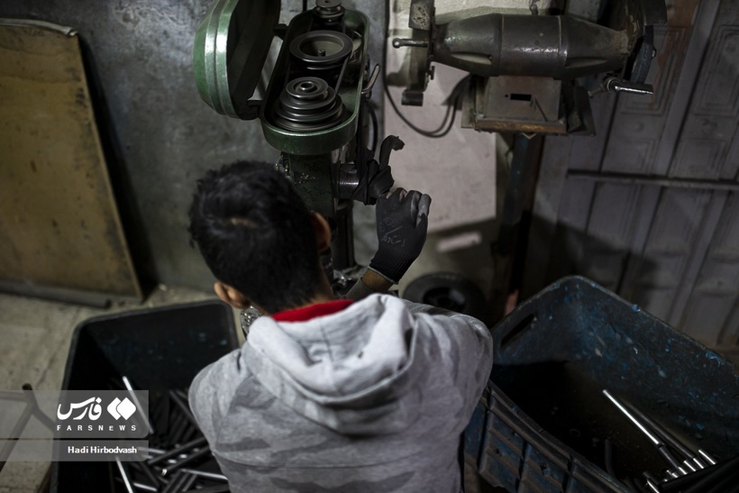 کارخانه ساخت ویلچر با کارگران خاص